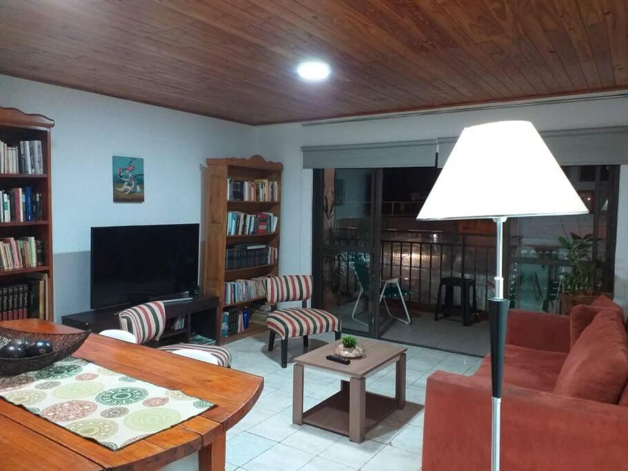 Апартаменты Iguazu House Пуэрто-Игуасу Экстерьер фото